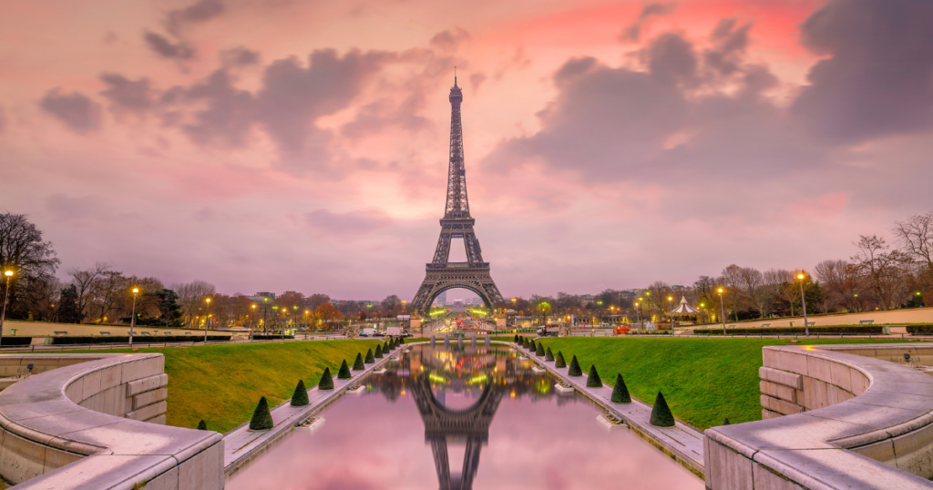 Monumentos franceses: la torre Eiffel, emblema de Francia