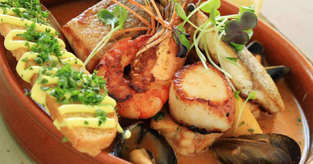 La bouillabaisse: el alma marinera de Marsella