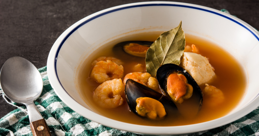 La bouillabaisse: el alma marinera de Marsella